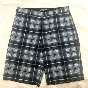 NWOT Nike Golf Dri-Fit Size 32 M